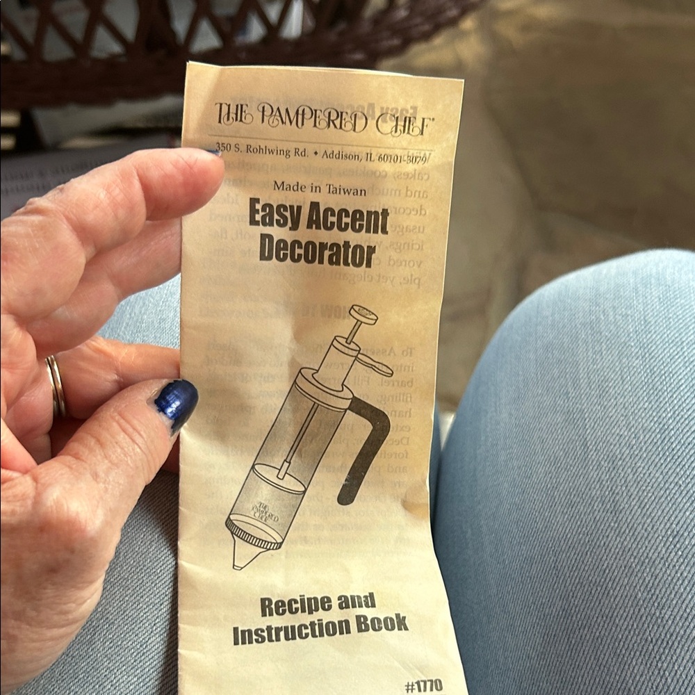 The Pampered Chef Easy Accent Decorator with Six Tips;New in Original Packaging - Picture 16 of 16